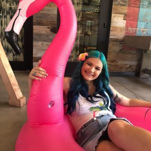 Meet your Posher, Ell